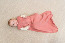 Charger l&#39;image dans la galerie, Dormeuse - Sac de couchage en mousseline de coton TOG - 0-6 mois - 10-18lb
