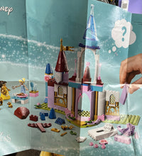Charger l&#39;image dans la galerie, Assez COMPLET kit Lego PRINCESSES Bella et Cendrillon
